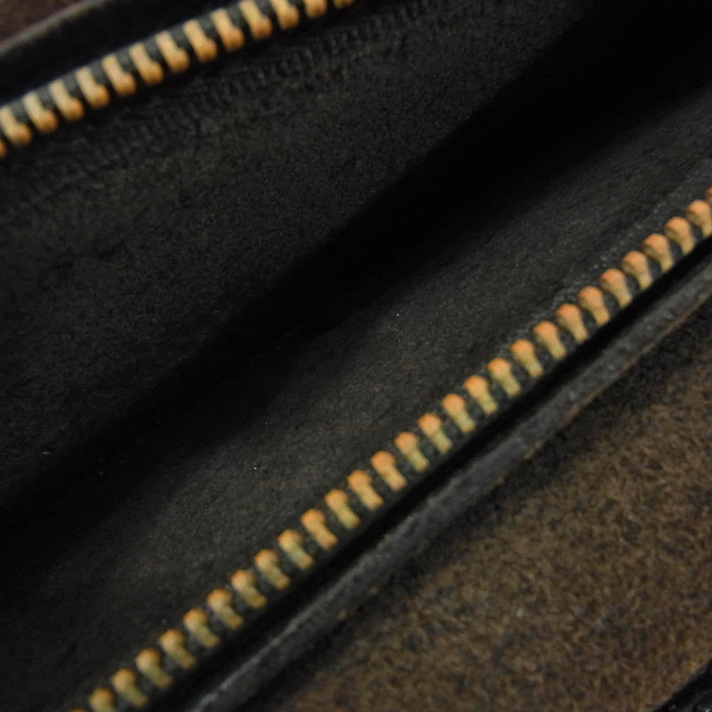 HTC エイチティーシー レザー ピラミッド スタッズ ウォレット 財布 ブラック系【中古】