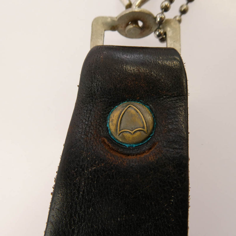 HTC エイチティーシー レザー ピラミッド スタッズ ウォレット