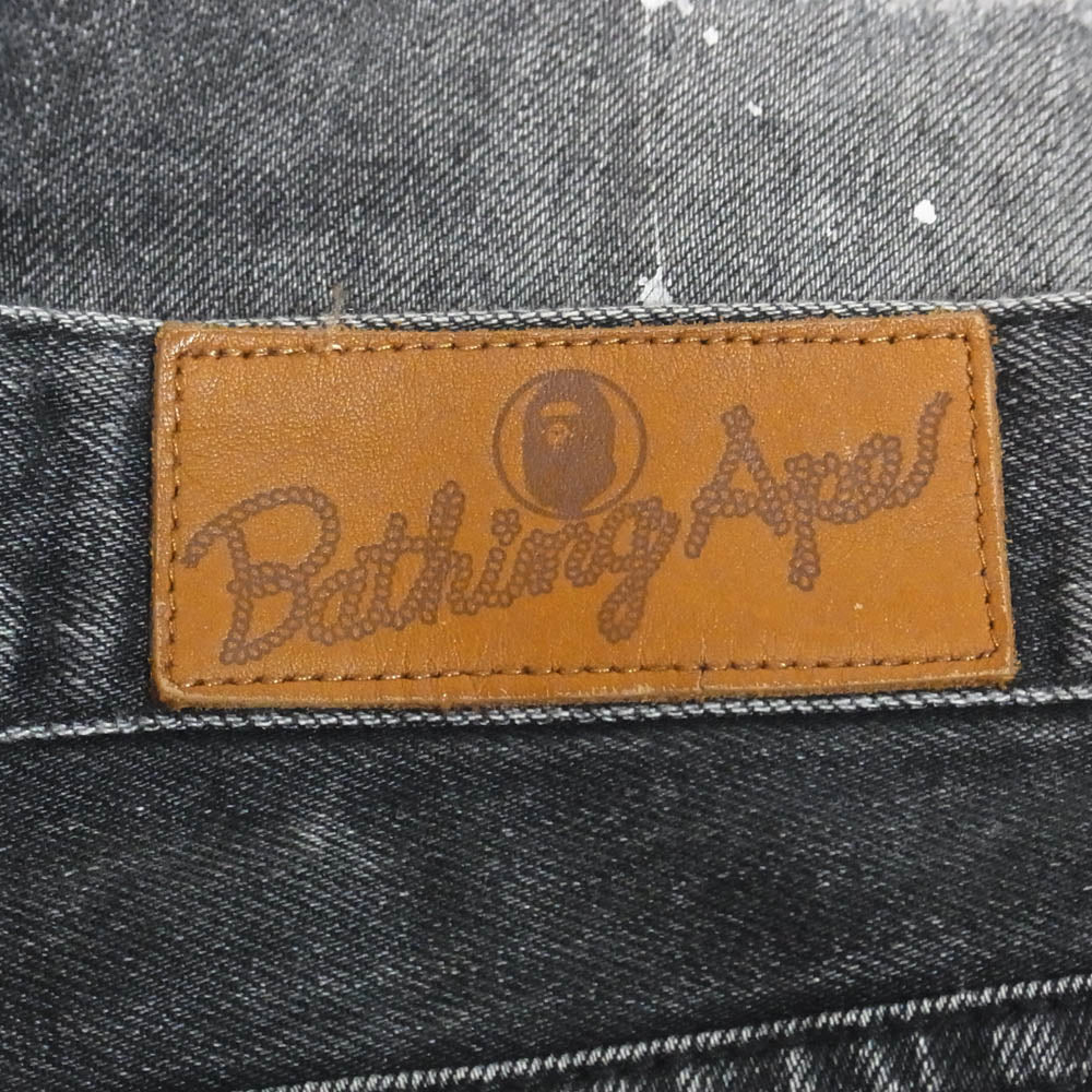 A BATHING APE アベイシングエイプ 001DPF801004X ペンキ ダメージ加工 デニム パンツ ブラック系 XL【中古】
