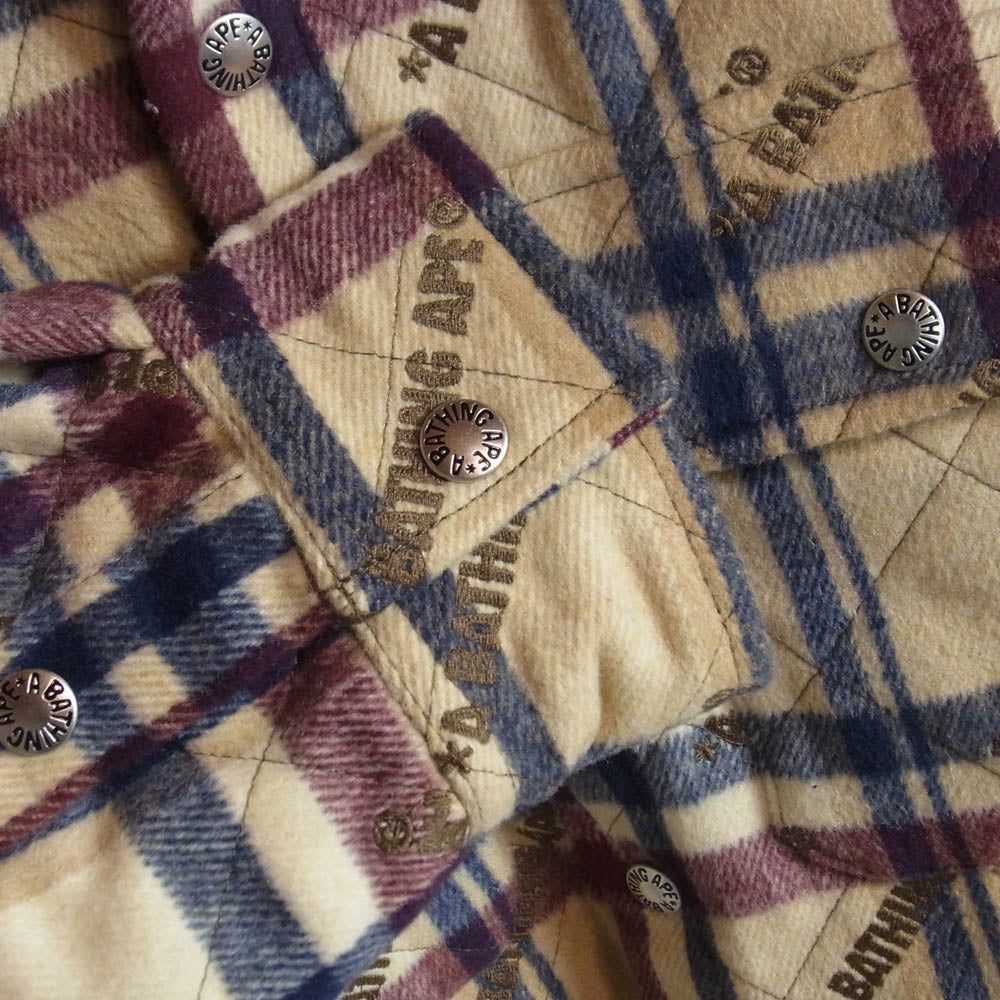 A BATHING APE アベイシングエイプ 23AW 001HJJ801059I LOGO CHECK PATTERN PADDED FLANNEL SHIRT JACKET ロゴ チェック フランネル シャツ ジャケット ライトブラウン系 M【極上美品】【中古】