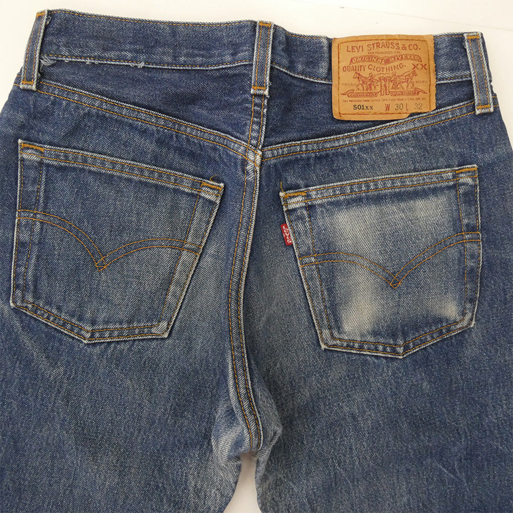 Levi's リーバイス USA製 501 レギュラー スモールe ボタン裏刻印544 ボタンフライ ストレート デニムパンツ ジーンズ インディゴブルー系 W-30 L-32【中古】