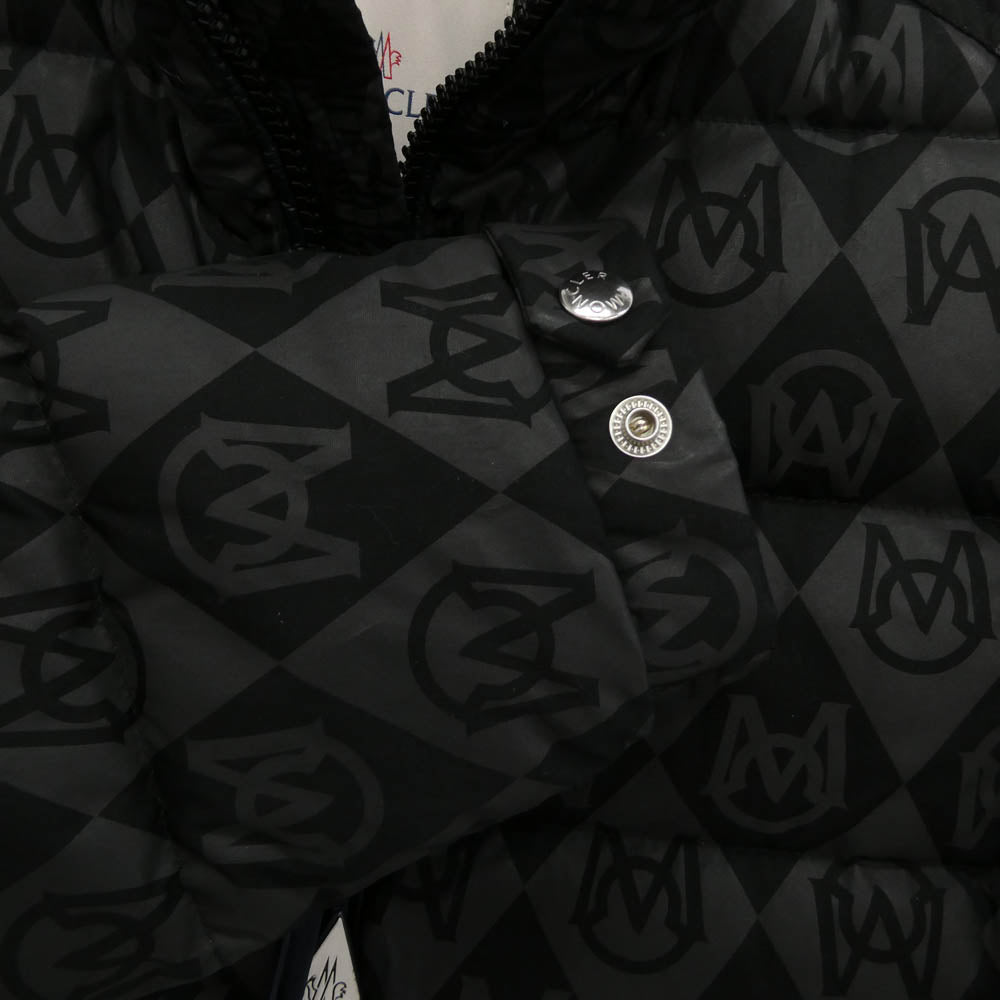 MONCLER モンクレール 23AW I20911A00023 BOURNE 総柄 ロゴワッペン ダウン ジャケット ブラック系 1【極上美品】【中古】