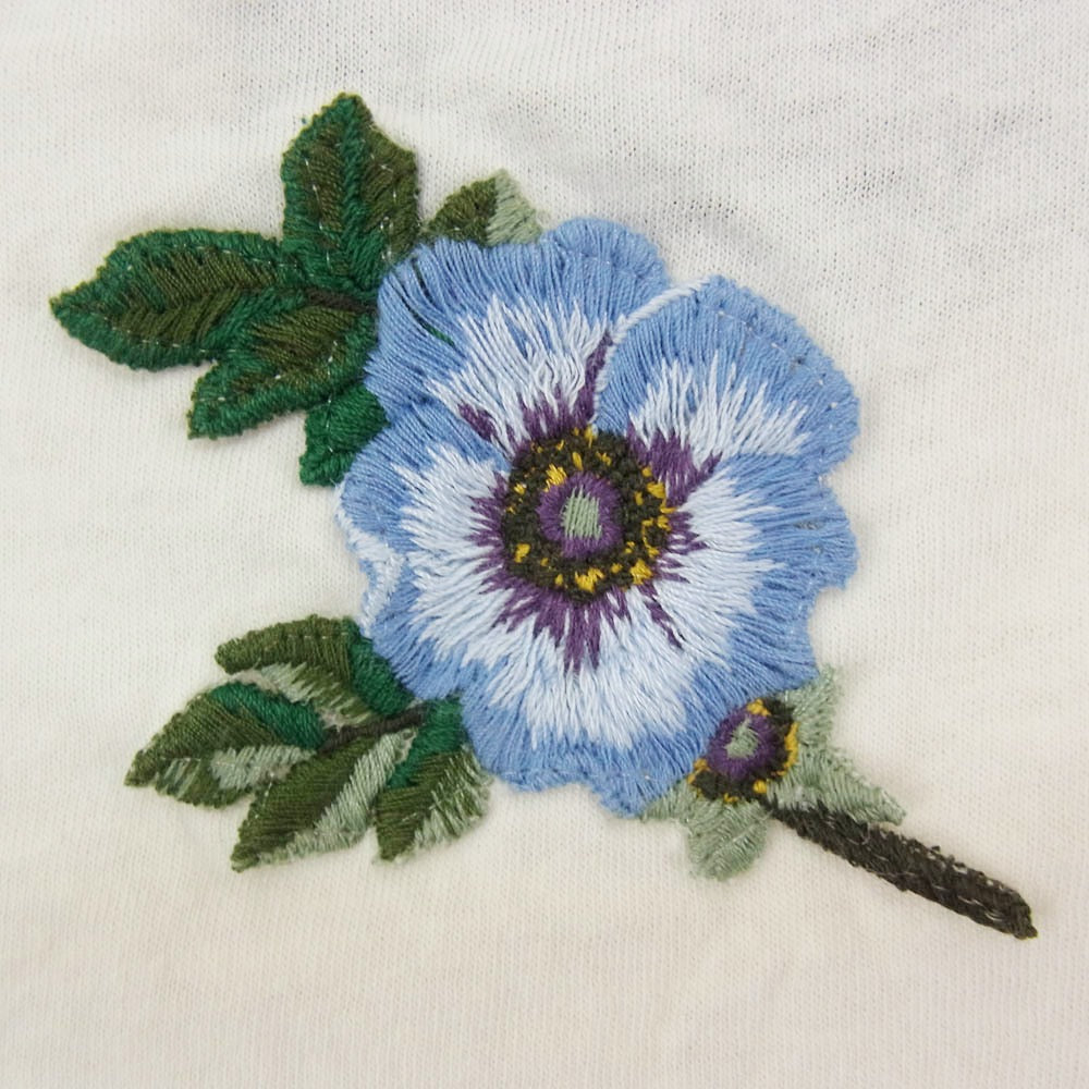 GUCCI グッチ 457095 X5L89 ヴィンテージロゴ フラワー刺繍 ダメージ加工 半袖 Tシャツ ホワイト系 XS【中古】