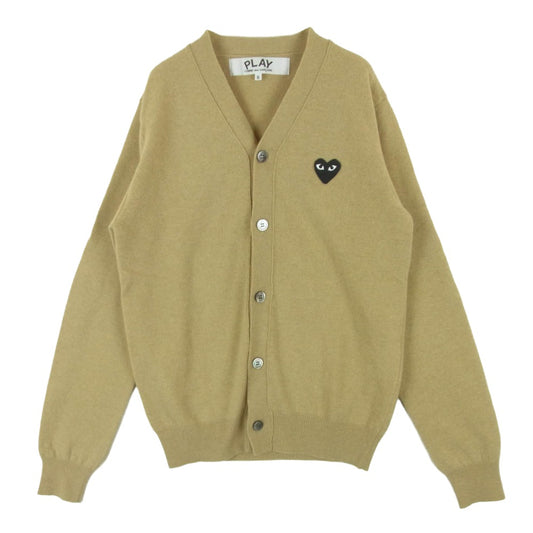 PLAY COMME des GARCONS プレイコムデギャルソン AZ-N024 19SS V-Neck Cardigan With Black Emblem ハートワッペン Vネック ウール カーディガン ライトブラウン系 S【中古】