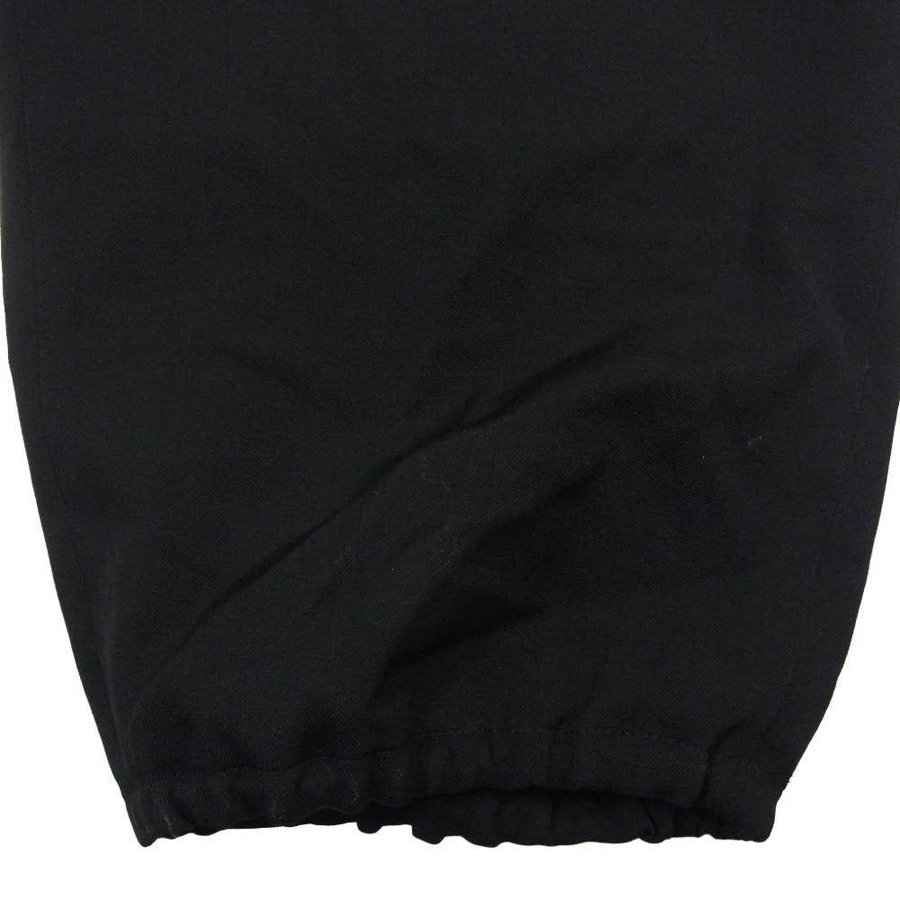 Yohji Yamamoto ヨウジヤマモト REGULATION MEN 25SS HP-P03-140 GABARDINE W RIB POCKET PANT シワギャバ ウェストリブ片玉ポケット パンツ ブラック系 3【新古品】【未使用】【中古】