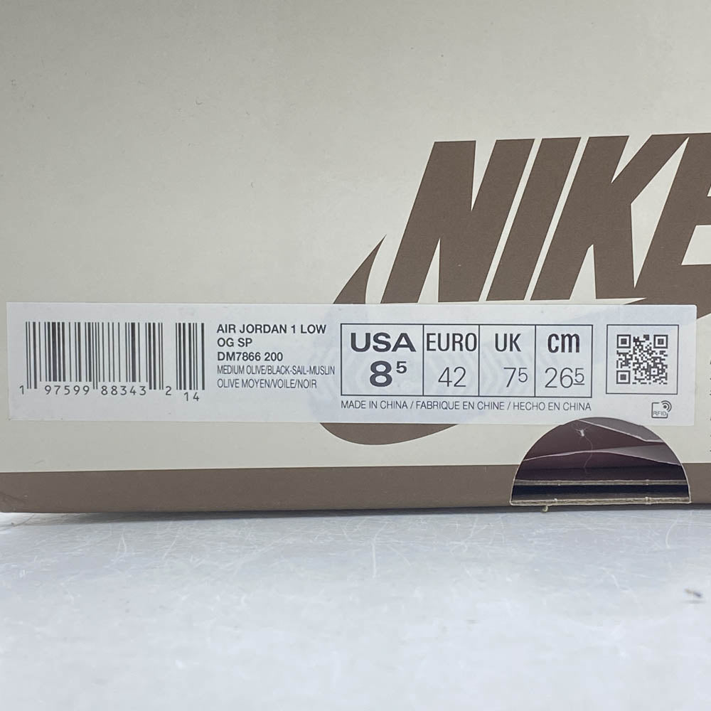 NIKE ナイキ DM7866-200 【フェイクバスターズ鑑定済】× Travis Scott Air Jordan 1 Low OG SP Reverse Olive エアジョーダン1 ロー OG SP リバースオリーブ ローカット スニーカー カーキ系 ホワイト系 26.5cm【中古】