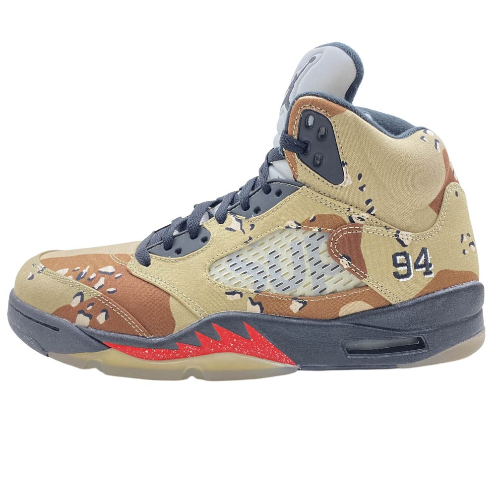 Supreme シュプリーム 15AW 824371-201 × Nike Air Jordan 5 Retro Desert Camo 【フェイクバスターズ鑑定済】ナイキ エアジョーダン5 デザートカモ ハイカット スニーカー カーキ系 27.5cm【新古品】【未使用】【中古】