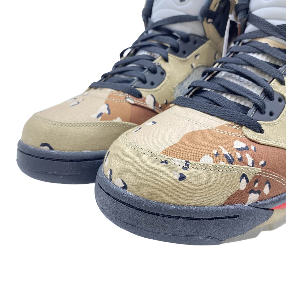 Supreme シュプリーム 15AW 824371-201 × Nike Air Jordan 5 Retro Desert Camo 【フェイクバスターズ鑑定済】ナイキ エアジョーダン5 デザートカモ ハイカット スニーカー カーキ系 27.5cm【新古品】【未使用】【中古】