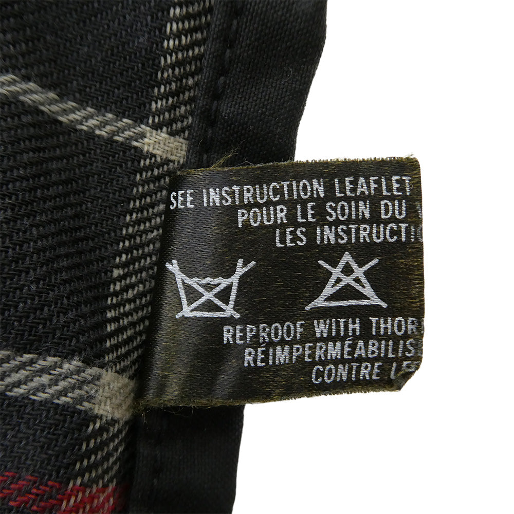 Barbour バブアー 70s 英国製 INTERNATIONAL JACKET 1crest 1ワラント AEROファスナー 黒生地 黒ボタン インターナショナル オイルド ジャケット ブラック系 サイズ表記なし【中古】 Barbour バブアー 70s 英国製 INTERNATIONAL JACKET 1crest 1ワラント
