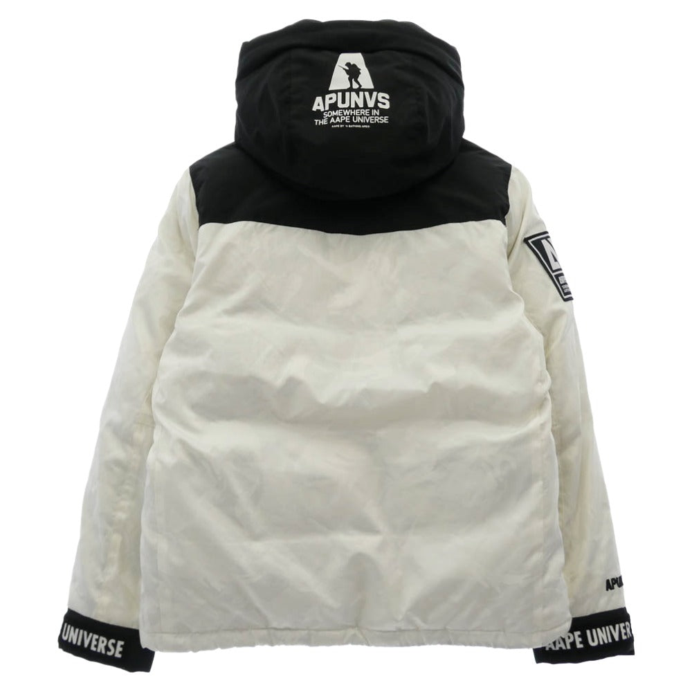A BATHING APE アベイシングエイプ AAPDNM7071XX5 【フェイクバスターズ鑑定済】AAPE APUNVS カモフラ ワッペン フーディー ドローコード付き ダウン ジャケット ホワイト系 ブラック系 S【中古】