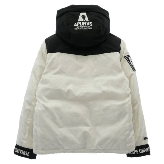 A BATHING APE アベイシングエイプ AAPDNM7071XX5 【フェイクバスターズ鑑定済】AAPE APUNVS カモフラ ワッペン フーディー ドローコード付き ダウン ジャケット ホワイト系 ブラック系 S【中古】