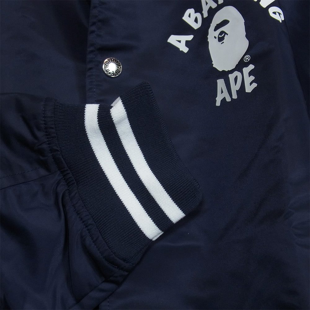 A BATHING APE アベイシングエイプ ロゴ プリント スタジャン ブルゾン ジャケット ダークネイビー系 L【極上美品】【中古】