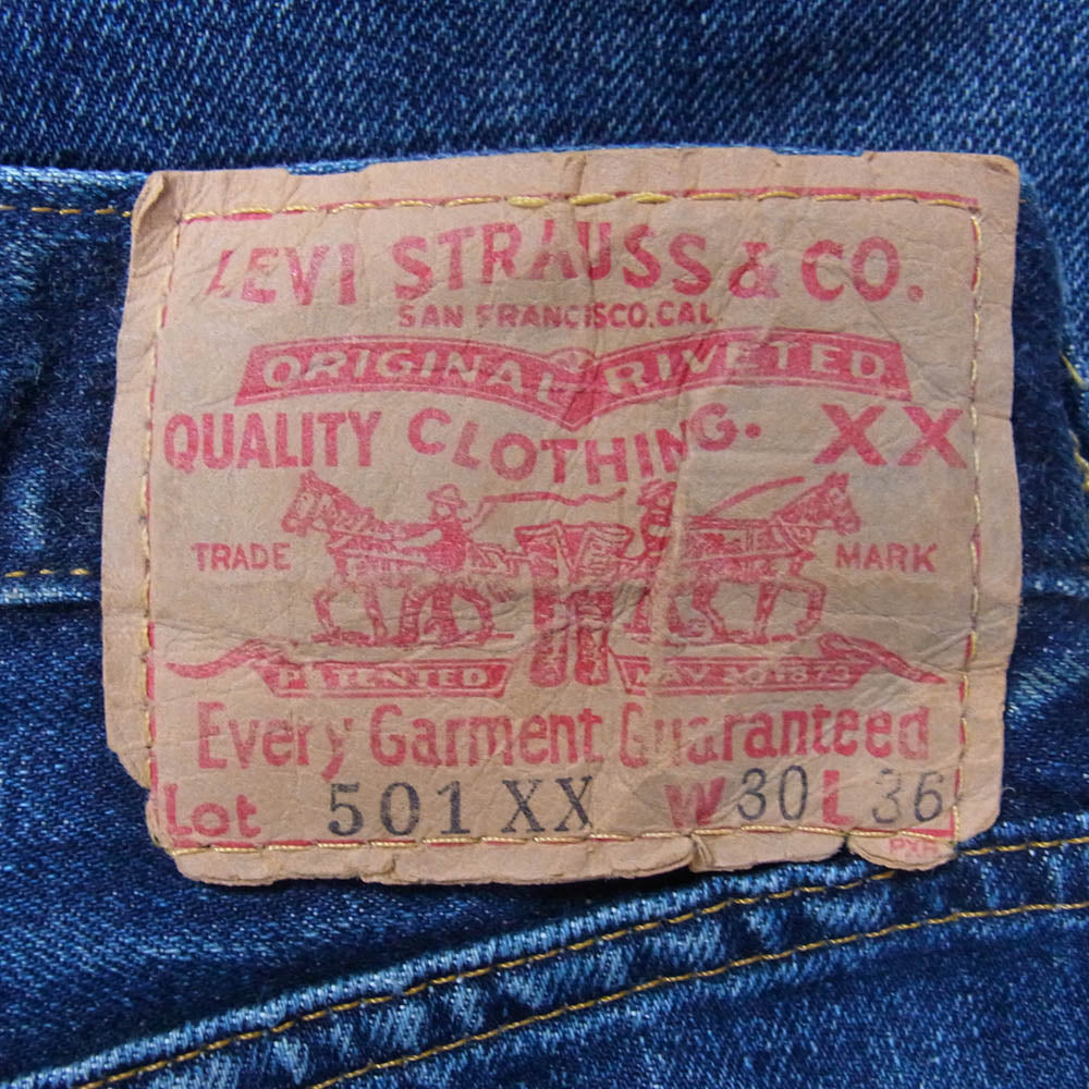 Levi's リーバイス Vintage ヴィンテージ 90s ボタン裏555 バレンシア工場 USA製 501XX デニム パンツ インディゴブルー系 W30L36【中古】
