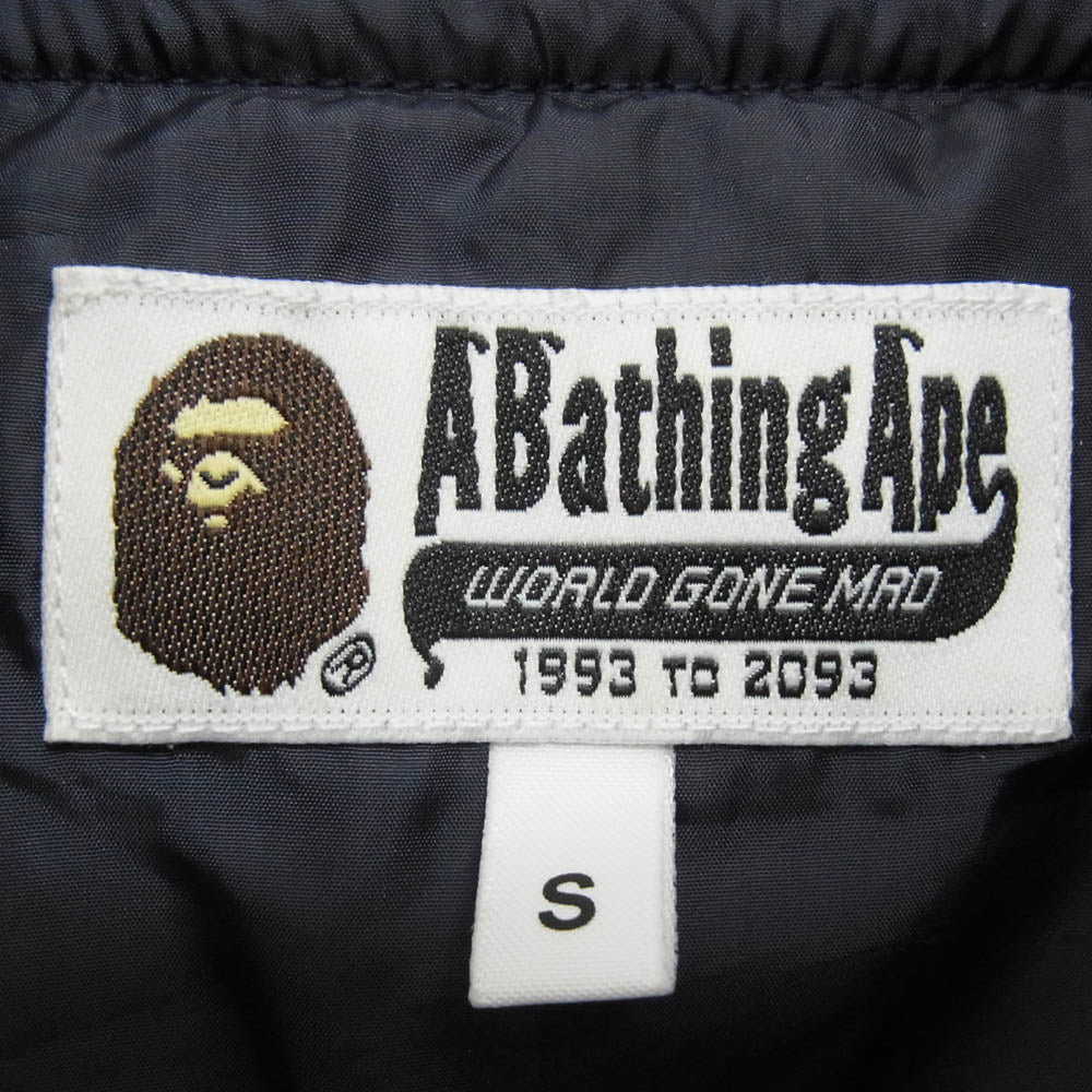 A BATHING APE アベイシングエイプ 001GDM201001H カレッジ ロゴ プリント ナイロン ブルゾン スタジャン ネイビー系 S【新古品】【未使用】【中古】