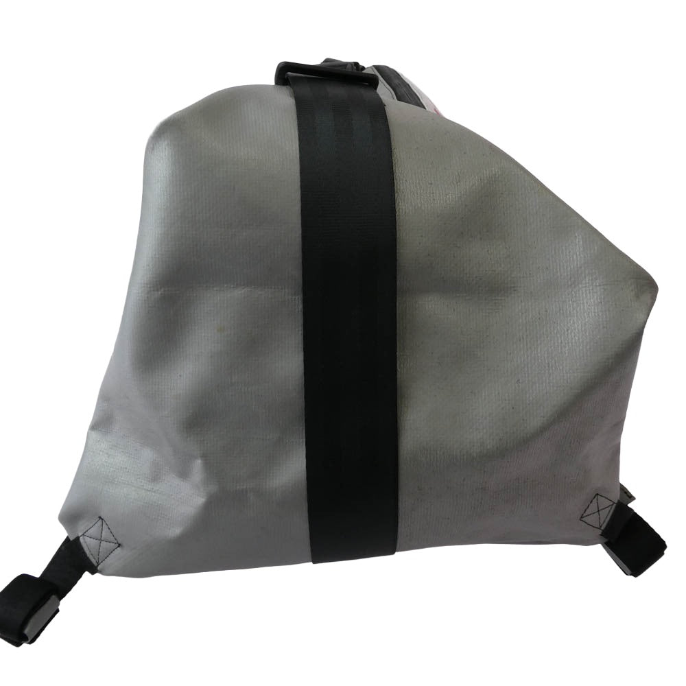 FREITAG フライターグ 2WAY リュック ボストンバッグ シルバー系 レッド系【中古】