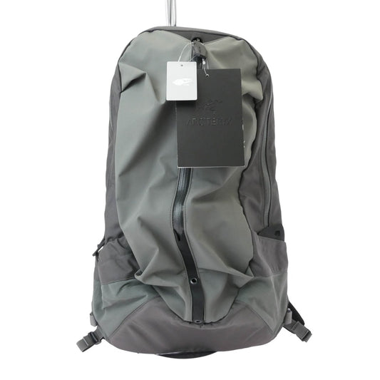 ARC'TERYX アークテリクス 28718 Arro 22 Backpack アロー バックパック リュック グレー系【新古品】【未使用】【中古】