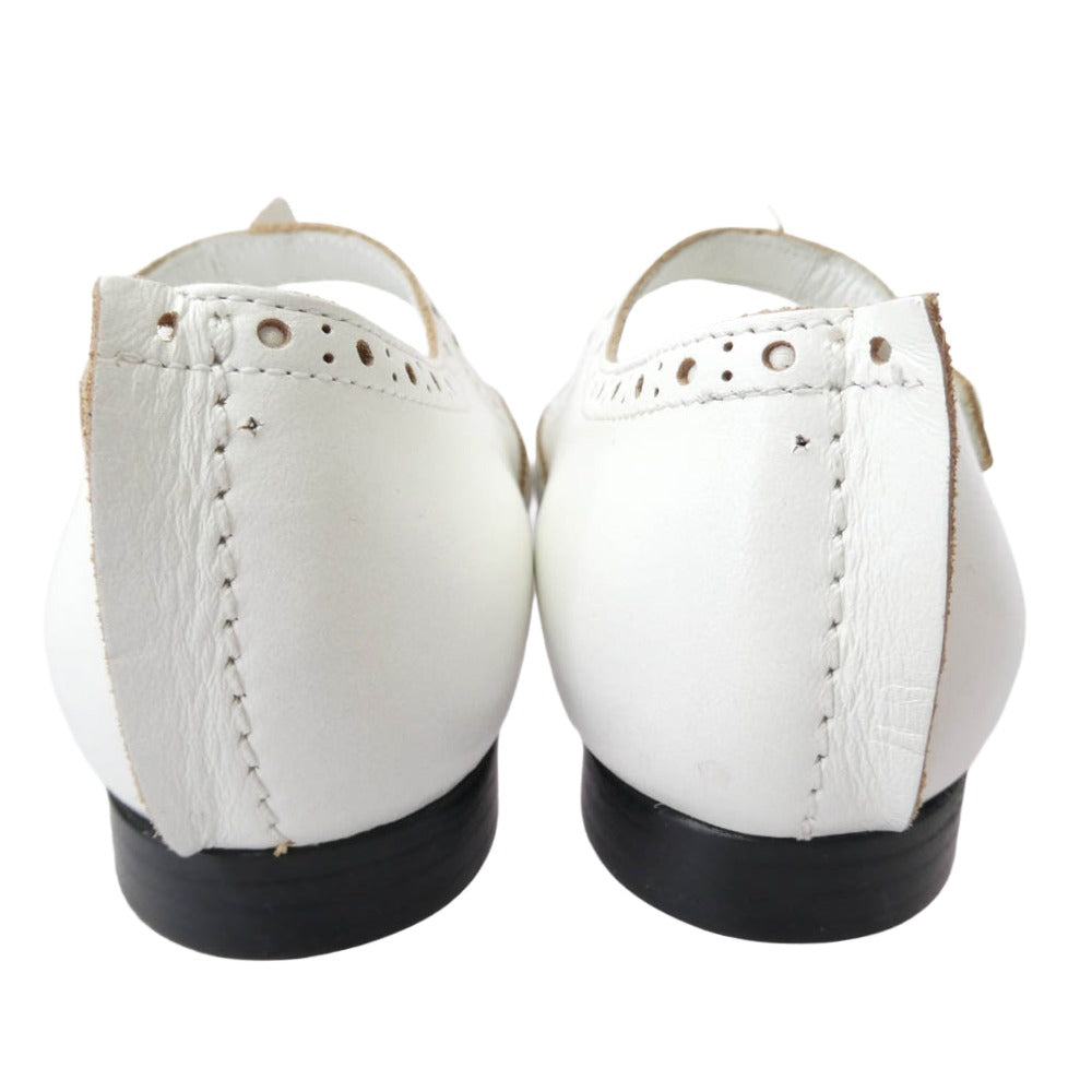 tao COMME des GARCONS タオ コムデギャルソン 25AW TZ-K108-001 ウィングチップ ストラップ フラットシューズ レザー パンプス ホワイト系 24.5cm【美品】【中古】