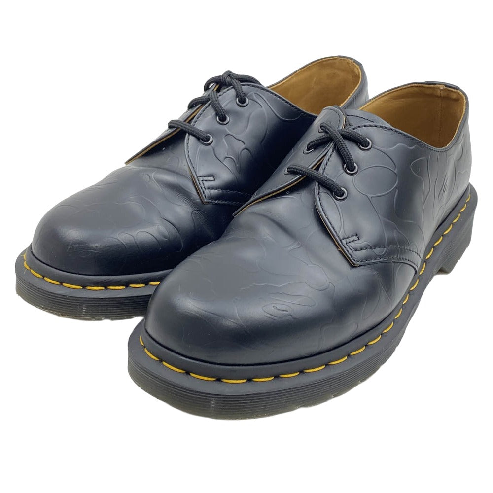 A BATHING APE アベイシングエイプ Dr.Martens ドクターマーチン 1461 BAPE x Dr. Martens Emboss 3EYE SHOE ドクターマーチン エンボス 猿カモ 猿迷彩 イエローウェルトステッチ 3 ホール シューズ ブラック系 US9【中古】