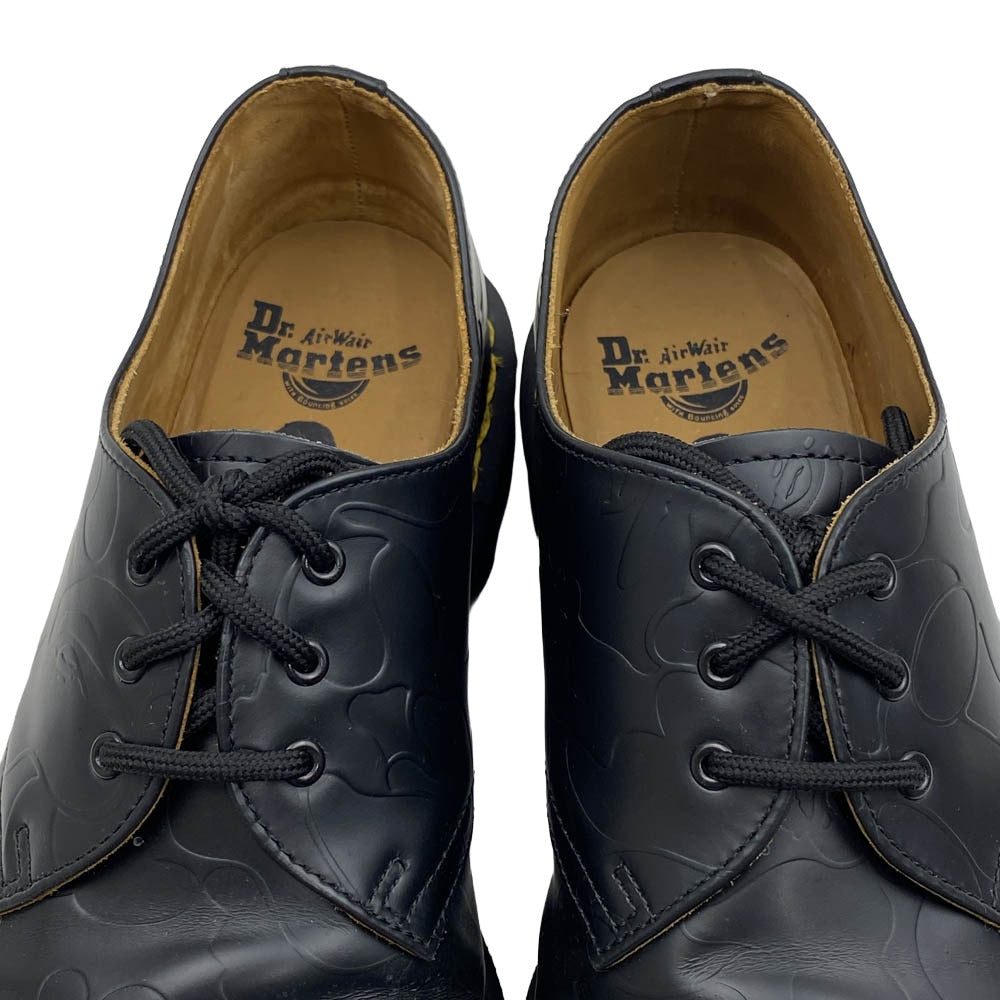 A BATHING APE アベイシングエイプ Dr.Martens ドクターマーチン 1461 BAPE x Dr. Martens Emboss 3EYE SHOE ドクターマーチン エンボス 猿カモ 猿迷彩 イエローウェルトステッチ 3 ホール シューズ ブラック系 US9【中古】