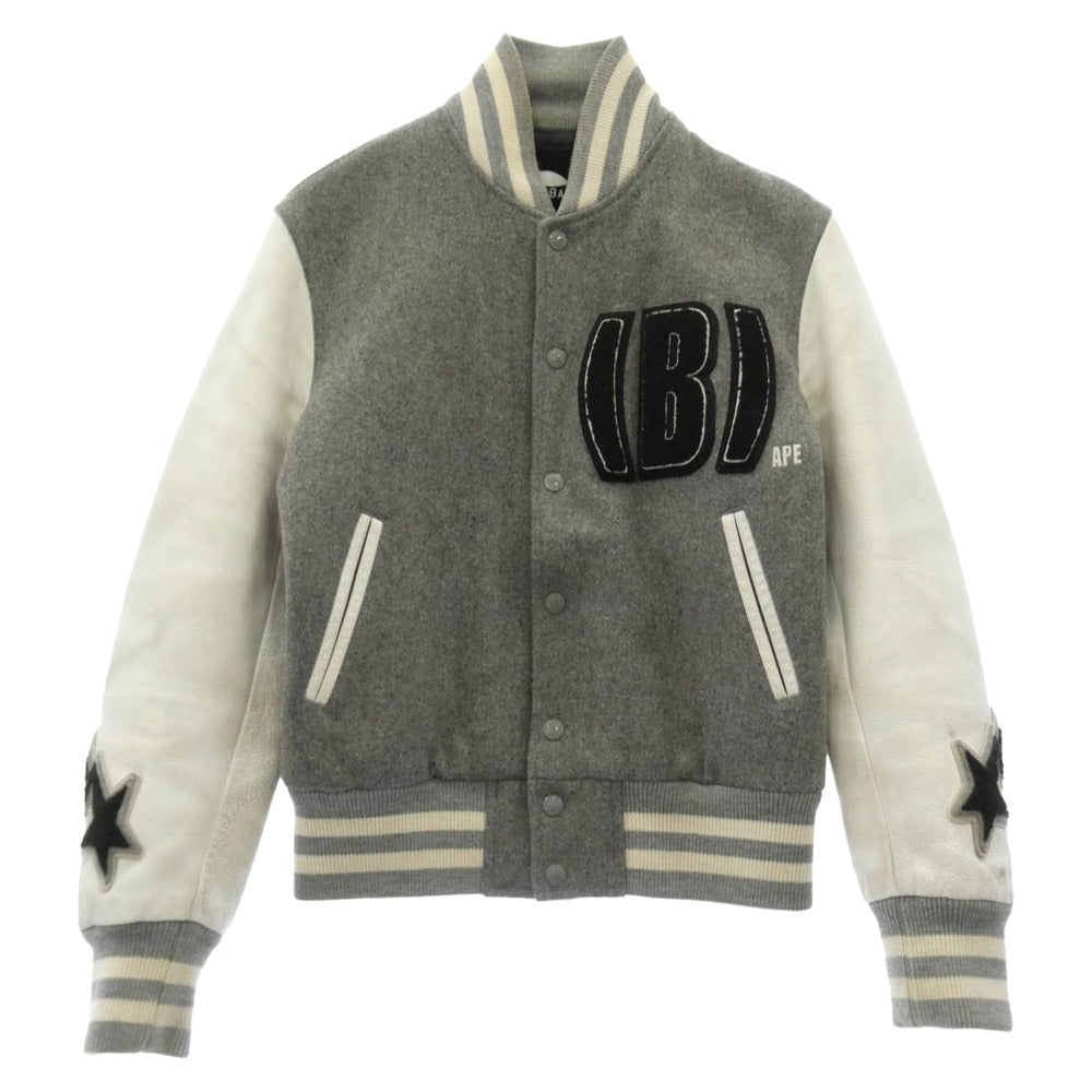 A BATHING APE アベイシングエイプ Cowhide Varsity jacket 牛革 袖 レザー BAPSTA B ワッペン スタジャン バーシティジャケット グレー グレー系 XS【中古】