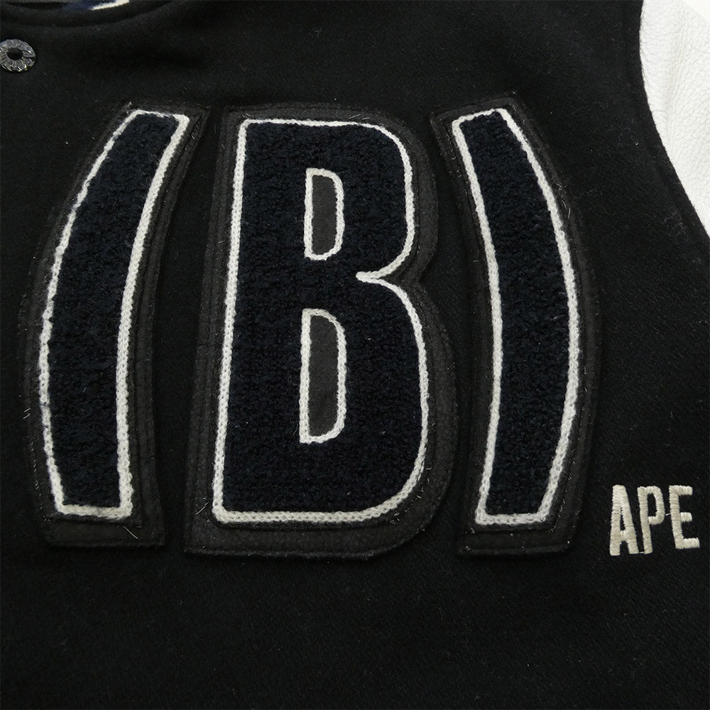 A BATHING APE アベイシングエイプ Cowhide Varsity jacket 牛革 袖 レザー BAPSTA B ワッペン スタジャン バーシティジャケット ブラック ブラック系 L【中古】