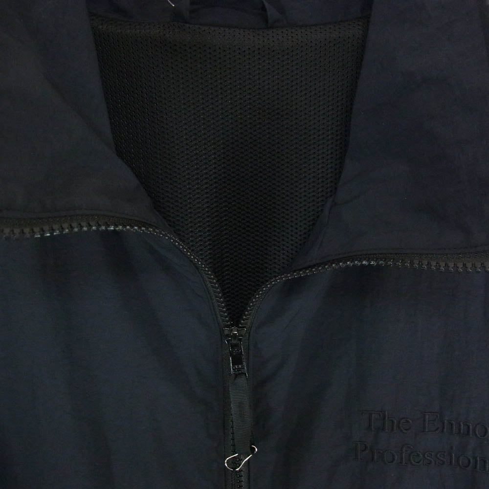 The Ennoy Professional ザ エンノイ プロフェッショナル 23SS SS23BRENJK01LV Nylon Jacket シャカシャカ ロゴ刺繍 ナイロン トラックジャケット ジップアップ ブルゾン ブラック系 L【中古】