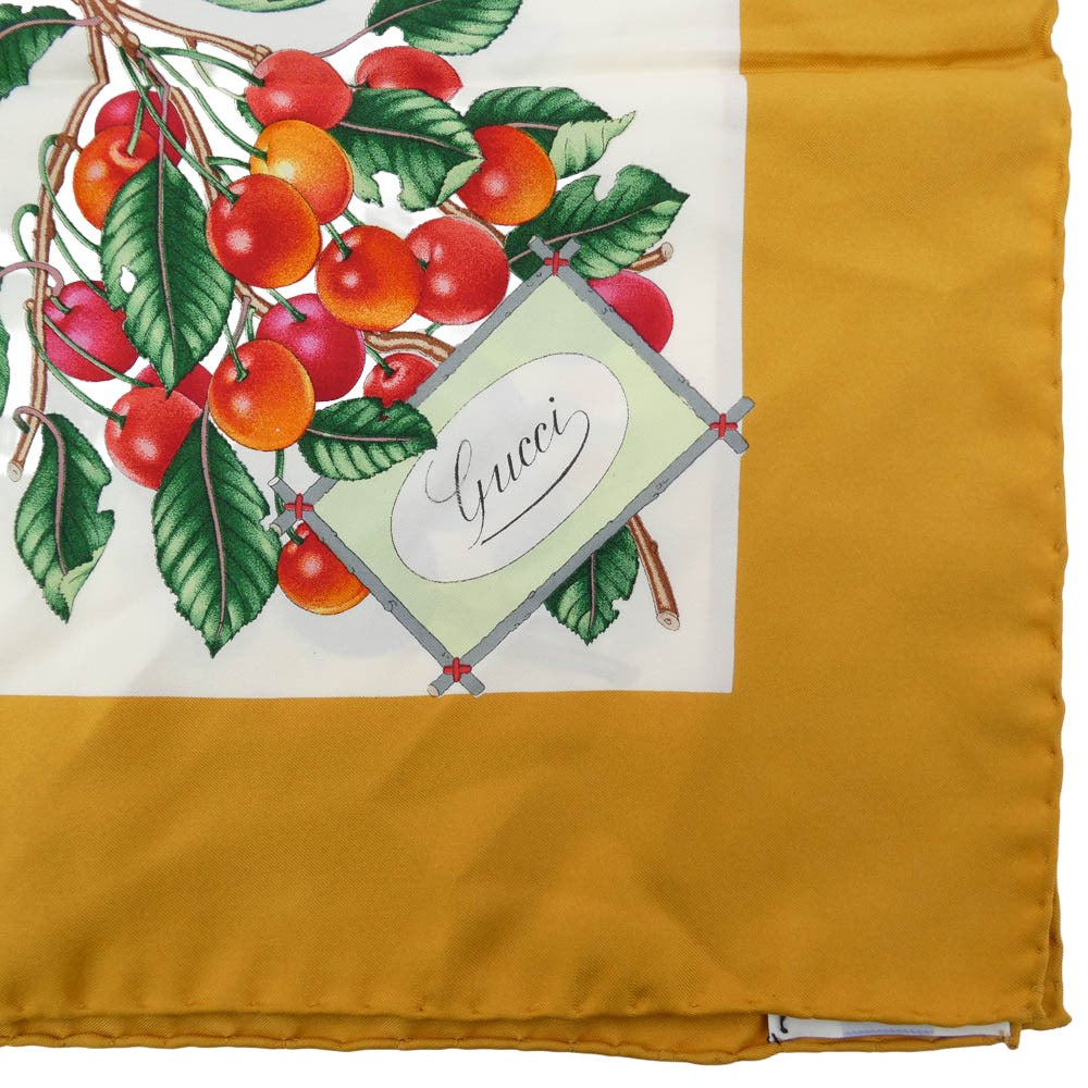 GUCCI グッチ 果物 総柄 大判 スカーフ オフホワイト系【中古】