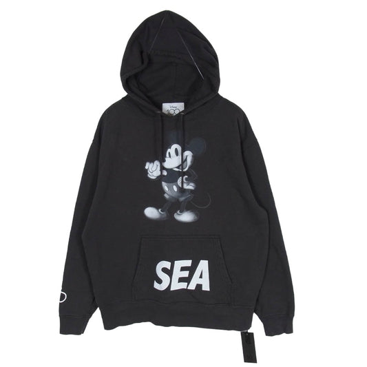 WIND AND SEA ウィンダンシー WDS-C-DSN-23-Q4-01 × Disney ディズニー MICKEY MOUSE HOODIE ディズニー100周年 ミッキーマウス プリント プルオーバーパーカー フーディー チャコール系 M【中古】