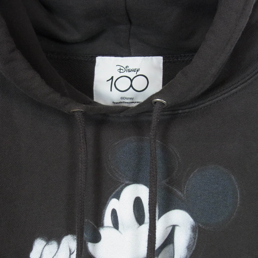 WIND AND SEA ウィンダンシー WDS-C-DSN-23-Q4-01 × Disney ディズニー MICKEY MOUSE HOODIE ディズニー100周年 ミッキーマウス プリント プルオーバーパーカー フーディー チャコール系 M【中古】