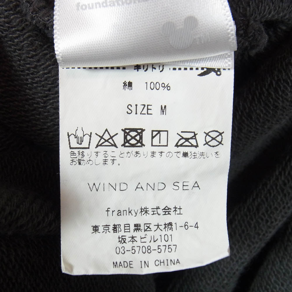 WIND AND SEA ウィンダンシー WDS-C-DSN-23-Q4-01 × Disney ディズニー MICKEY MOUSE HOODIE ディズニー100周年 ミッキーマウス プリント プルオーバーパーカー フーディー チャコール系 M【中古】