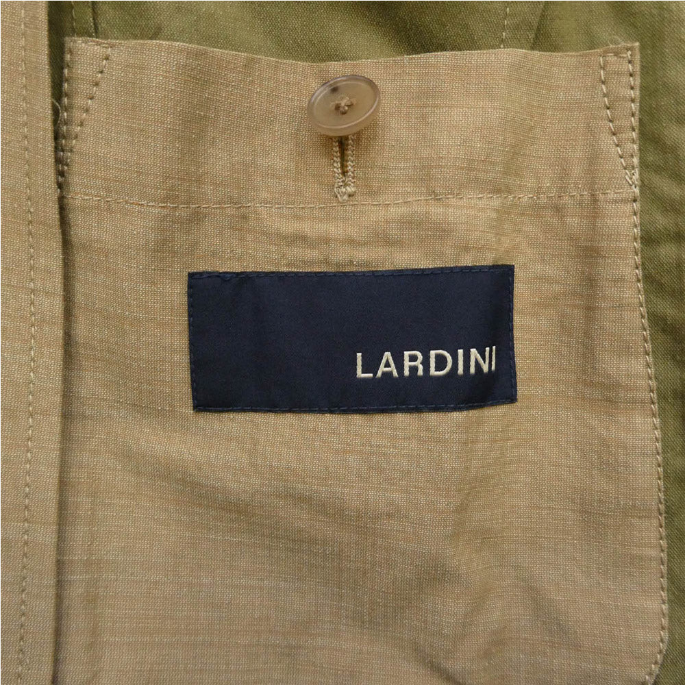 LARDINI ラルディーニ SU.717-A tessuto esclusivo ブートニエール付き ウール コットン 3B テーラードジャケット セットアップ ベージュ系 44【中古】