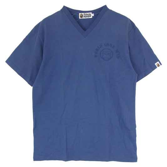 A BATHING APE アベイシングエイプ WORLD GONE MAD バックBAPEロゴプリント Vネック 半袖 カットソー Tシャツ ネイビー系 L【中古】