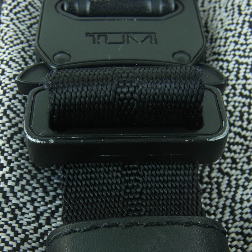 TUMI トゥミ TAHOE タホ スリング ボディ バッグ グレー系【中古】