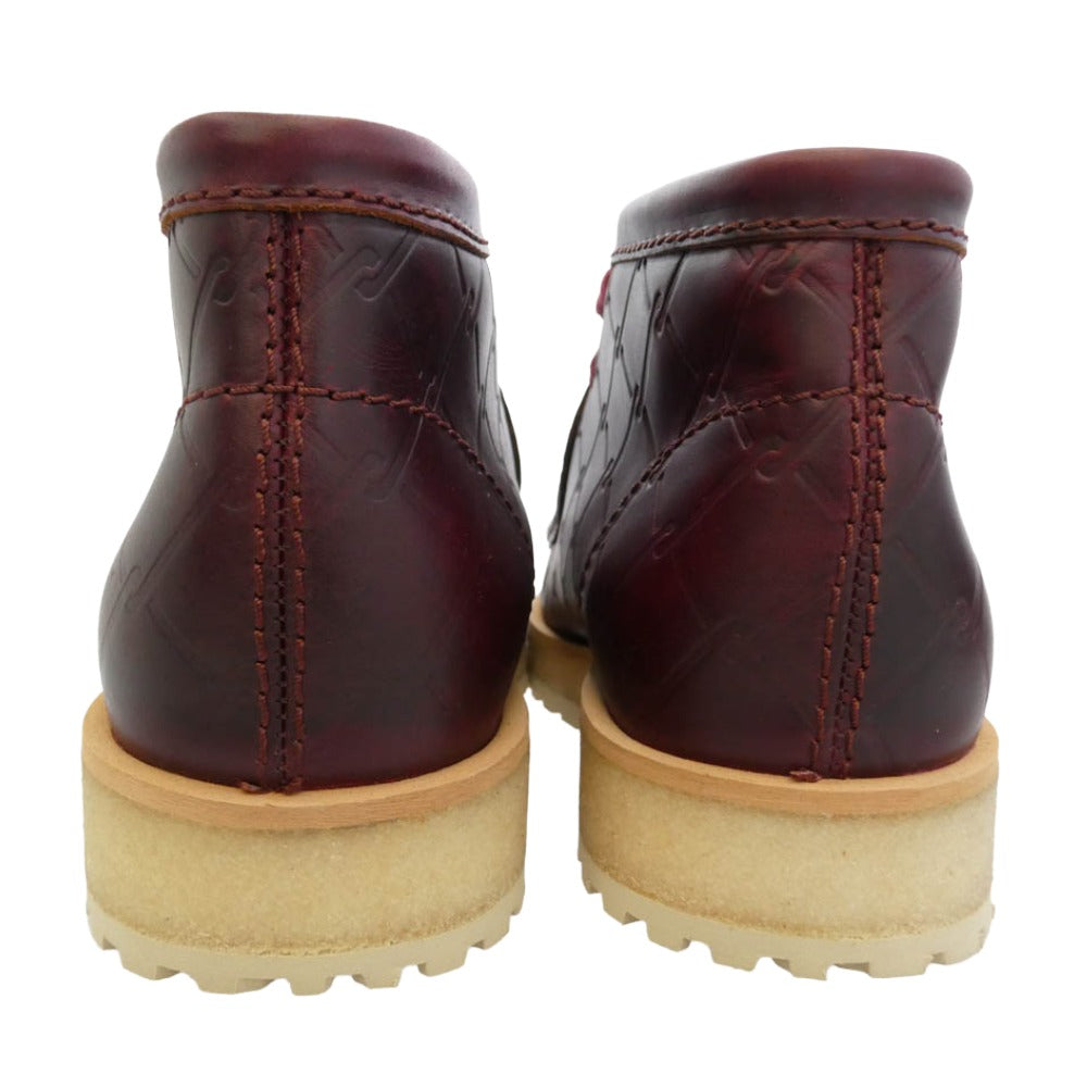Clarks クラークス 26186060 × STARCOW Wallabee Scout Burgundy スターコウ ワラビー スカウト バーガンディ 型押しレザー ミドルカット ブーツ ワインレッド系 US9 1/2【新古品】【未使用】【中古】