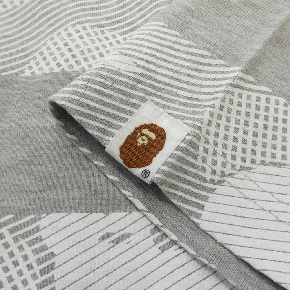 A BATHING APE アベイシングエイプ カモモザイクボーダー クルーネック 半袖 Tシャツ グレー系 M【中古】