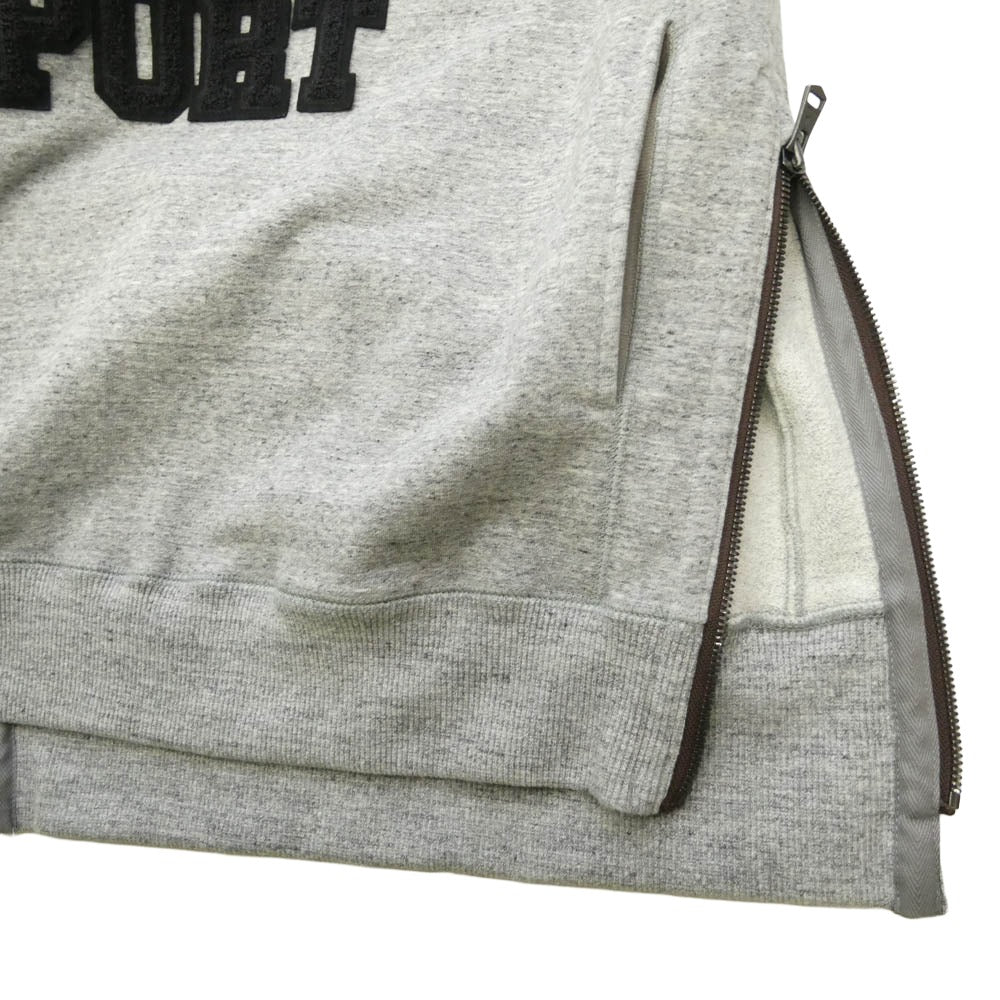 1piu1uguale3 ウノピュウノウグァーレトレ CM056 MN02 CLASSIC SWEAT SIDE ZIP PO ロゴワッペン ストレッチ クラシック スウェット サイドジップ プルオーバー パーカー フーディー グレー系 3【中古】