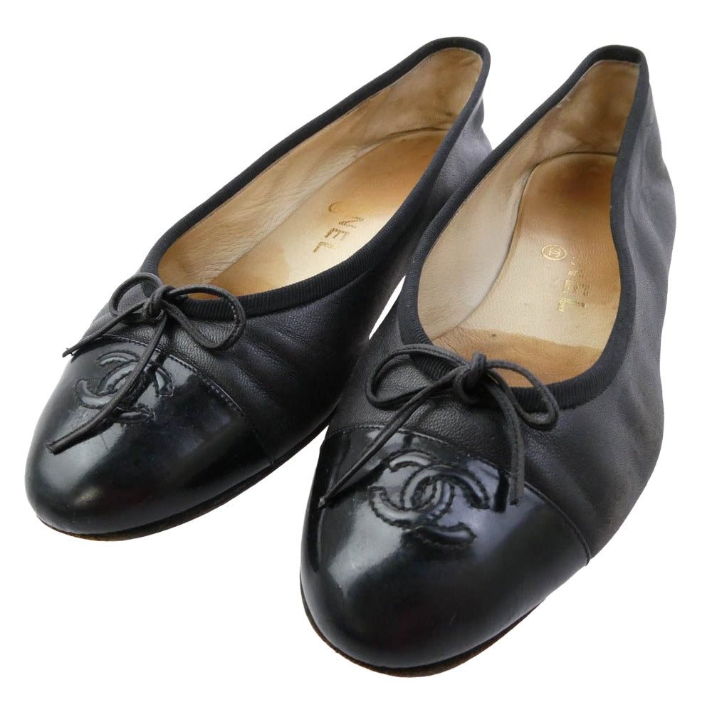 CHANEL シャネル ココマーク リボン フラット パンプス バレエシューズ ブラック系 38.5【中古】