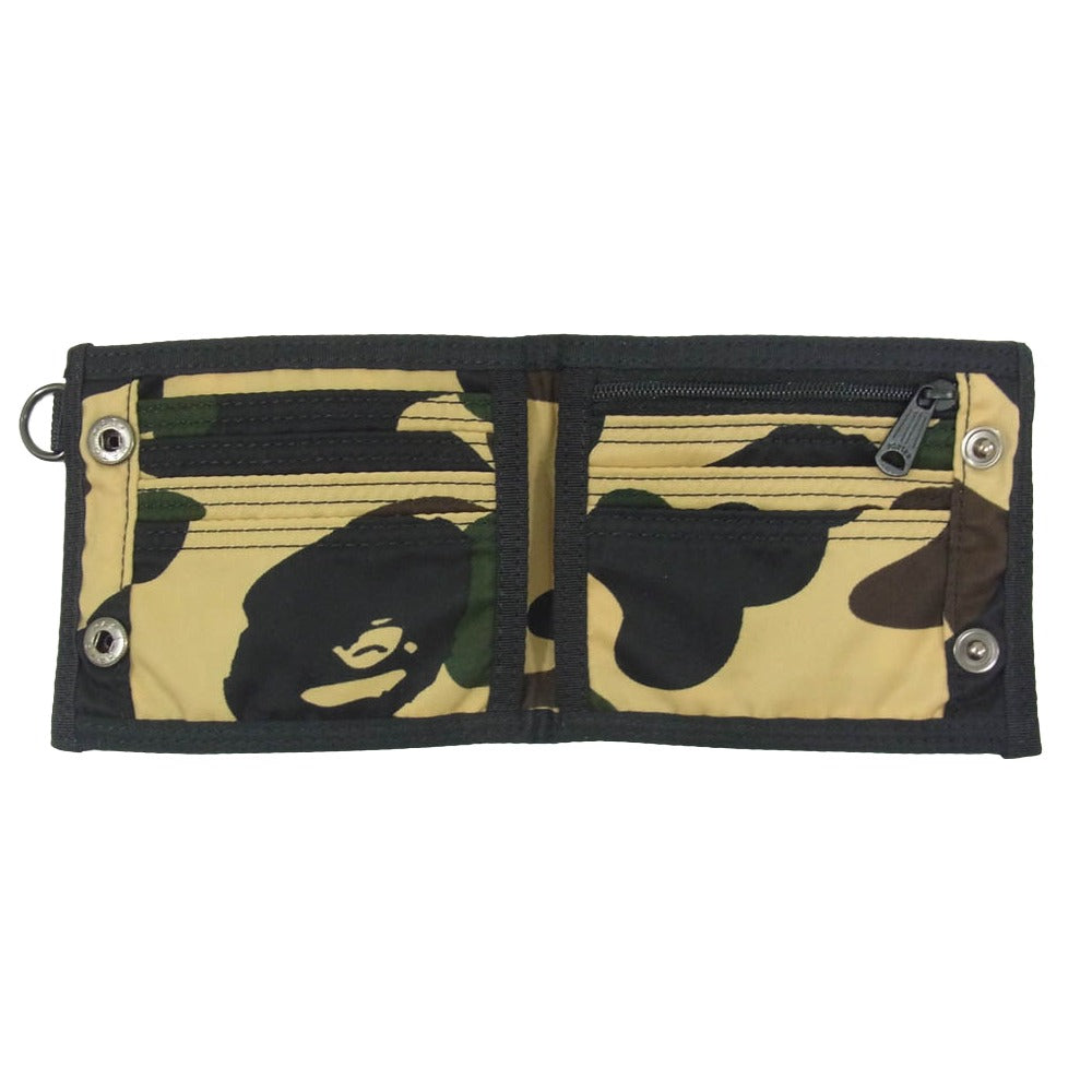 A BATHING APE アベイシングエイプ PORTER ポーター × PORTER ポーター 1ST CAMO WALLET カモ柄 迷彩 2つ折り財布 ウォレット カーキ系【中古】