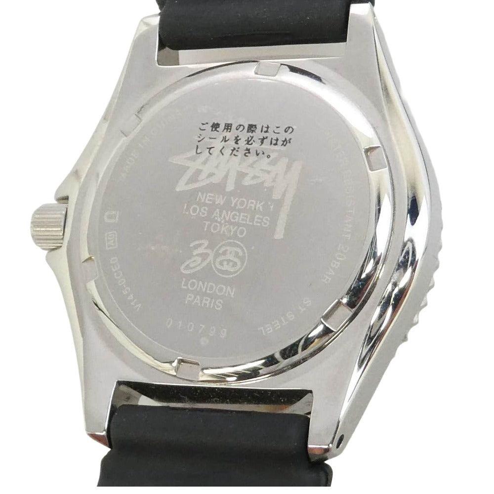 STUSSY ステューシー SEIKO セイコー V145-0CE0 × SEIKO セイコー 30周年記念モデル XXX Aqua Force アクアフォース ソーラー 腕時計 ブラック系 シルバー系【中古】