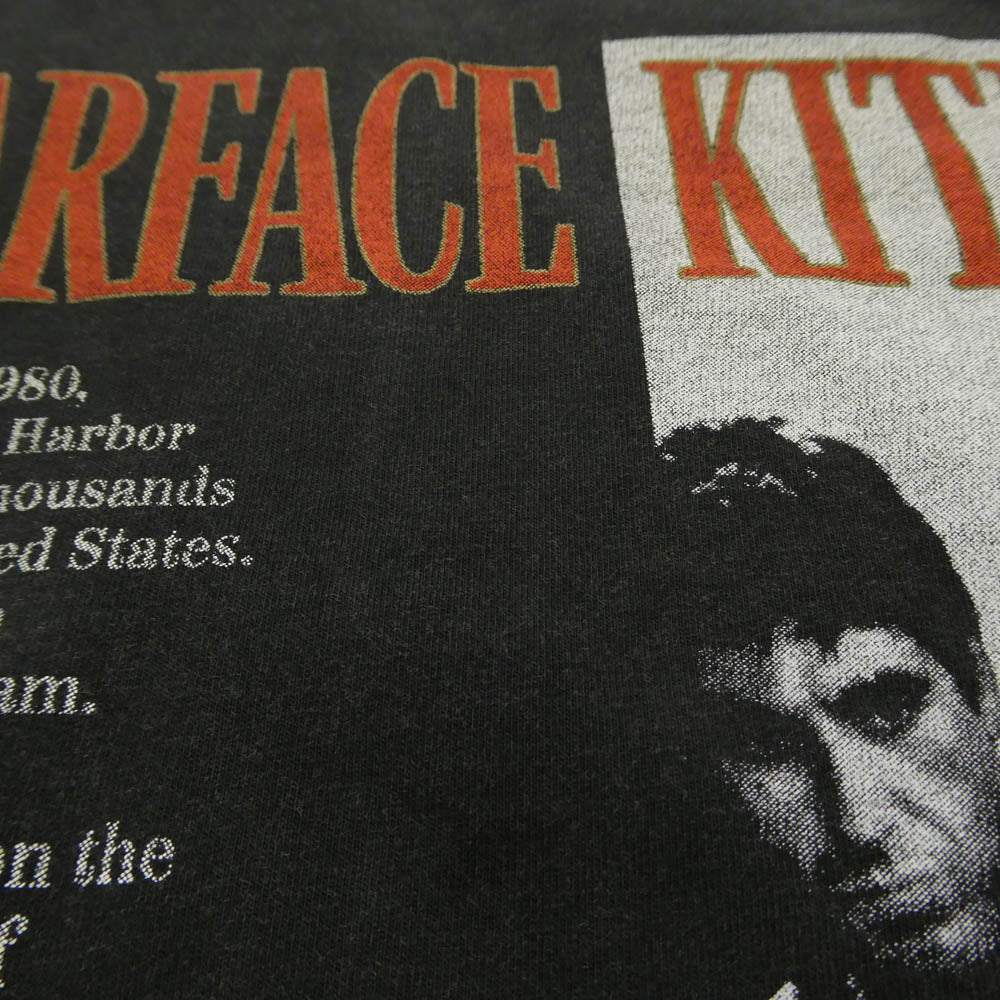 KITH キス 25AW KHM034171 × Scarface スカーフェイス Film Poster Tee ヴィンテージ加工 フィルム ポスター プリント Tシャツ 半袖カットソー ブラック系 M【中古】