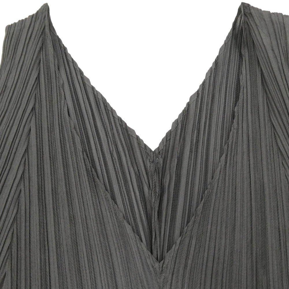 PLEATS PLEASE プリーツプリーズ イッセイミヤケ PP13-JT603 プリーツ加工 Vネック ノースリーブ ボリューム カットソー グレー グレー系 FREE【中古】