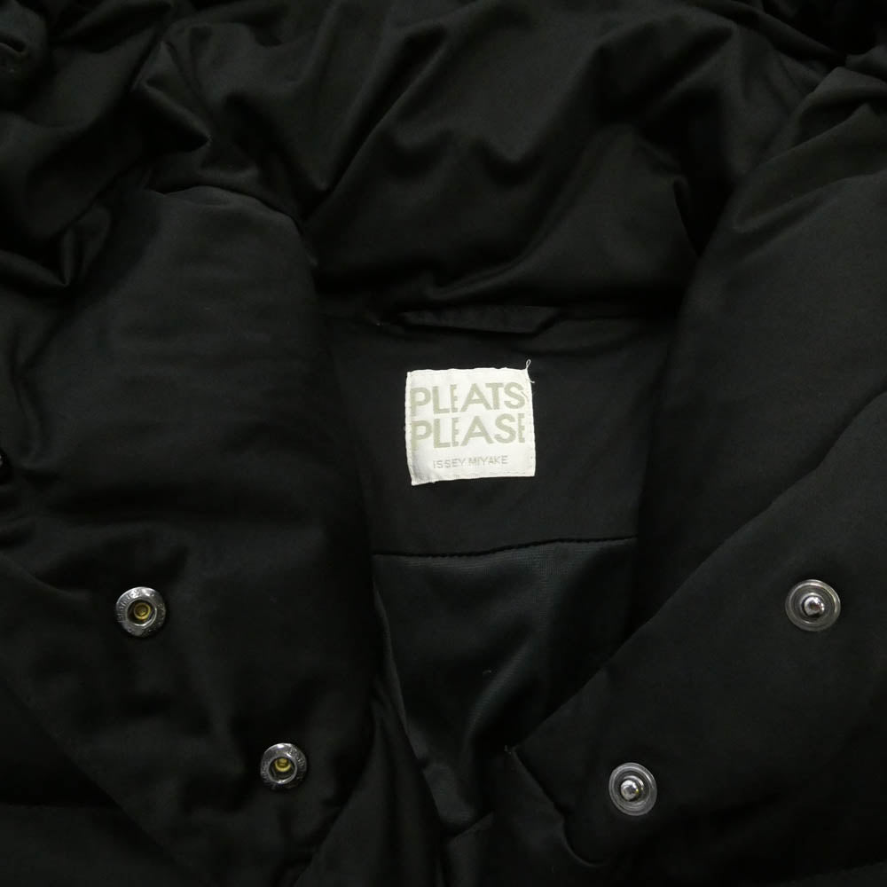 PLEATS PLEASE プリーツプリーズ イッセイミヤケ PP14-ZA891 ギャザーフード ダウン コート ブラック系 3【中古】