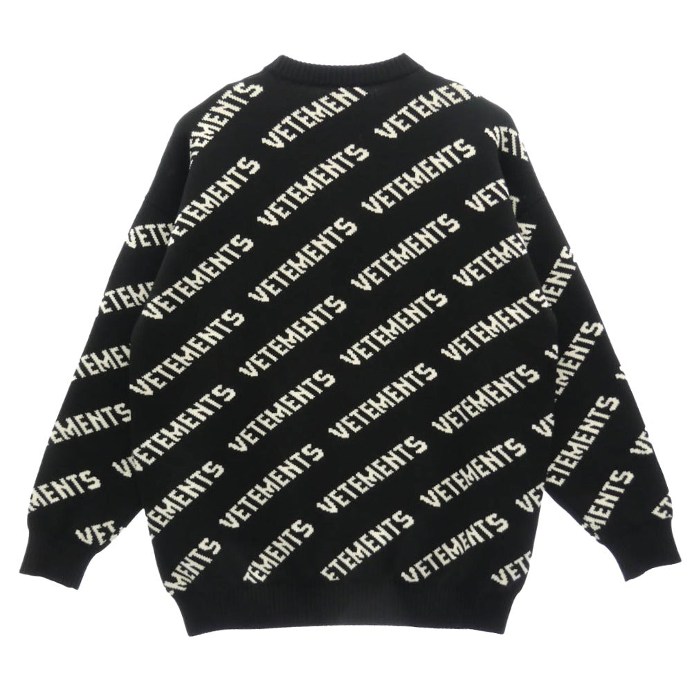 VETEMENTS ヴェトモン 21AW UA53KN300B MONOGRAM KNITTED SWEATER モノグラム ニット クルーネック セーター ブラック系 S【中古】
