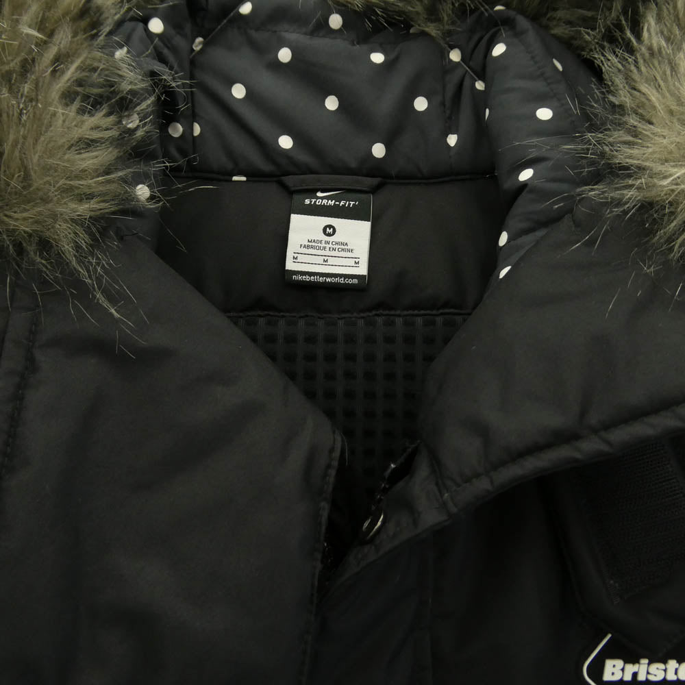F.C.R.B. エフシーアールビー NIKE ナイキ 789531-010 × NIKE STORM FIT BIG SWOOSH BENCH COAT ナイキ ストームフィット ビッグスウッシュ ロゴ 中綿 ベンチ コート ブラック系 M【中古】