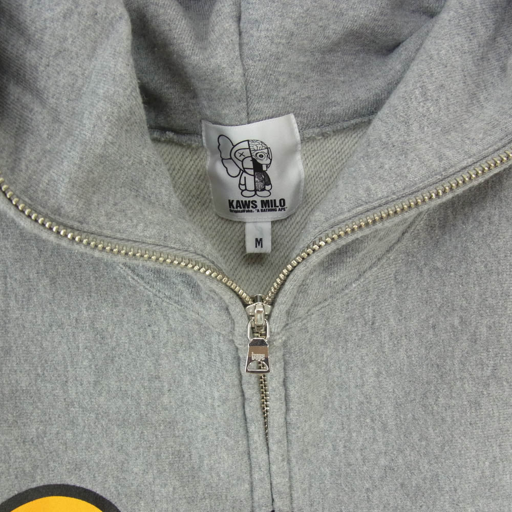 A BATHING APE アベイシングエイプ 11AW × KAWS MILO カウズ FULL ZIP HOODIE ベイビーマイロ 人体模型 ダブルジップ パーカー グレー系 M【中古】