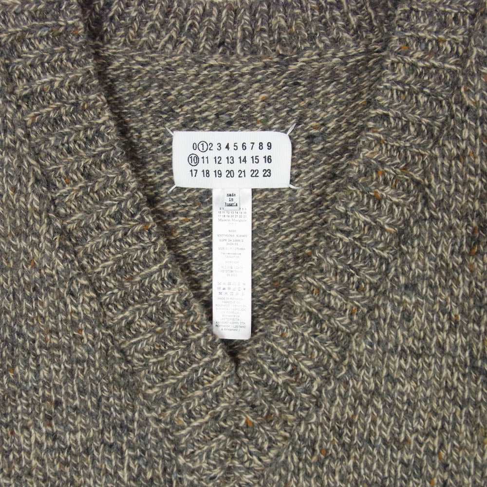 MAISON MARGIELA メゾンマルジェラ 24SS S50TH0064 タバード ニット ベスト Vネック アルパカ混 四つタグ 10ライン 1ライン ダークブラウン系【中古】 MAISON MARGIELA メゾンマルジェラ 24SS S50TH0064 タバード ニット