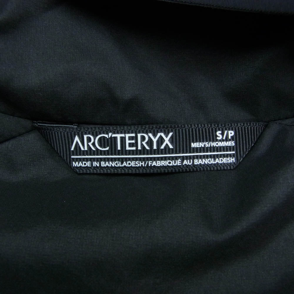 ARC'TERYX アークテリクス X000009556 2025年製 Atom Hoody Mens アトムフーディ メンズ フーデッド 中綿 ジャケット ブラック系 S【中古】