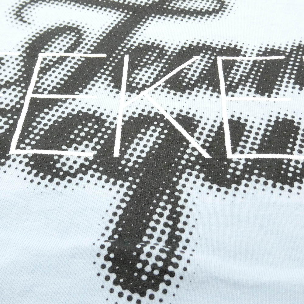 SEQUEL シークエル 25SS SQ-25SS-ST-08 WEEKEND T-SHIRT ロゴ プリント 半袖 Tシャツ ライトブルー系 M【新古品】【未使用】【中古】