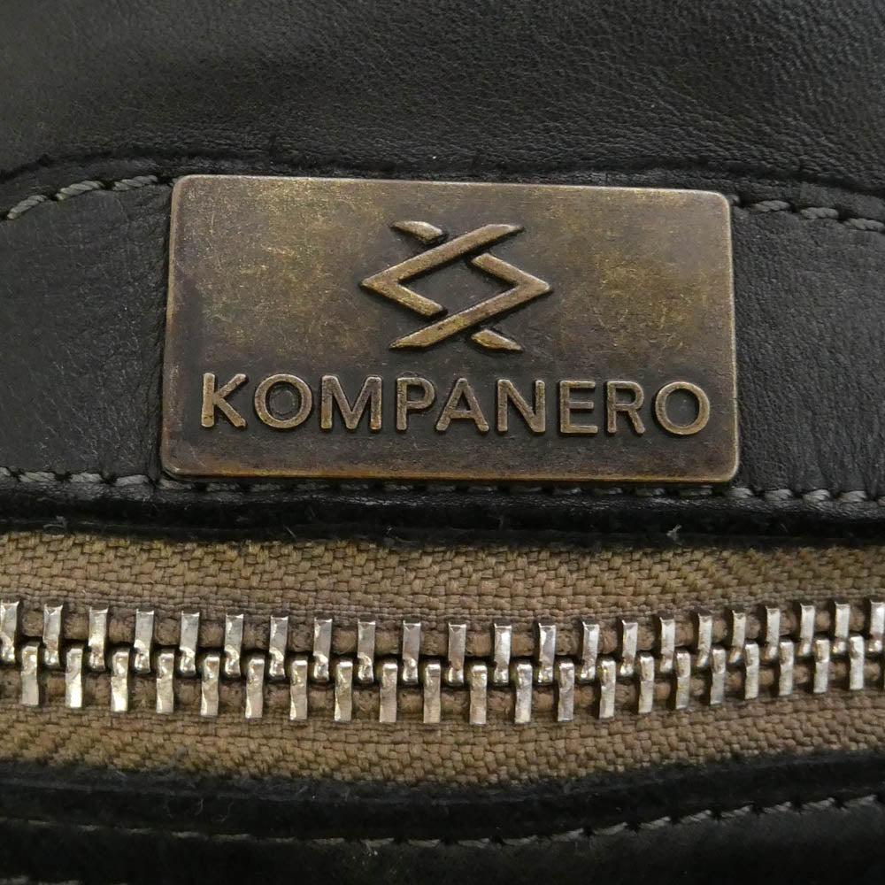 B5516 LEATHER SHOULDER BAG レザー ショルダーバッグ メッセンジャーバッグ ブラック系【中古】