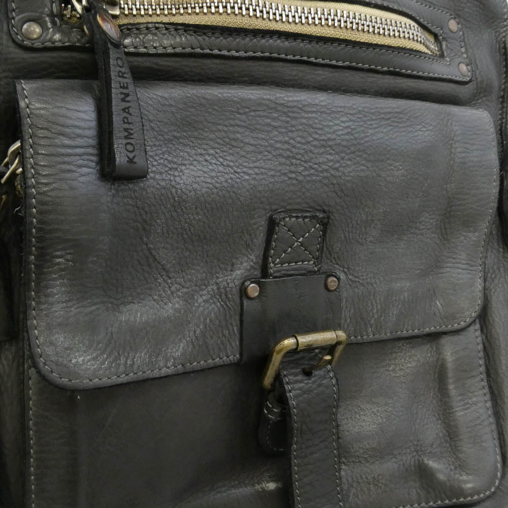#REF! B5522 GENUINE LEATHER SHOULDER BAG 本革 レザー ショルダーバッグ ブラック系【中古】